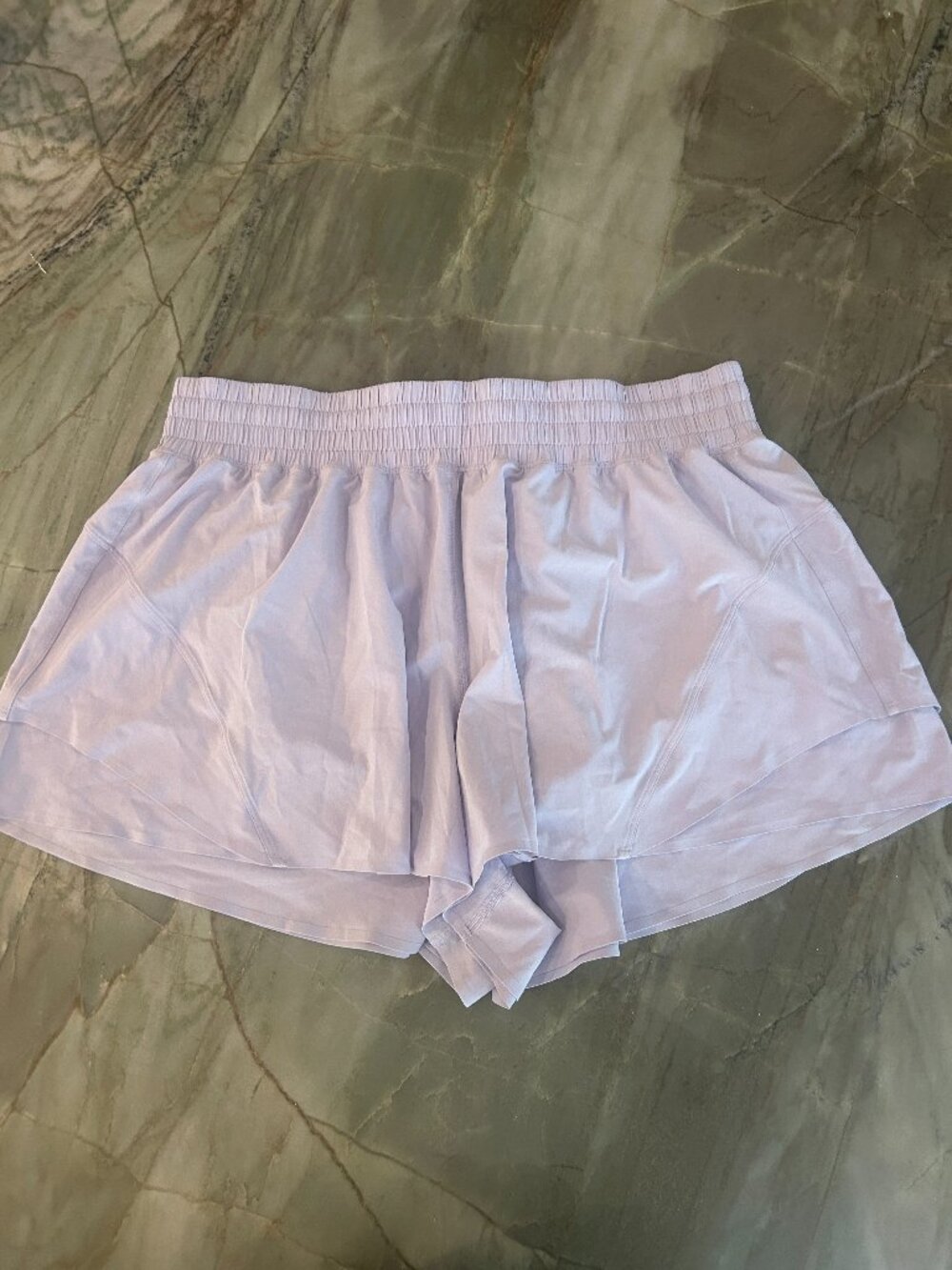 Lululemon Shake It Out High-Rise Run Short 2.5 in Lavender Frost